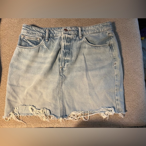 Good American Mini Skirt - Picture 4 of 6